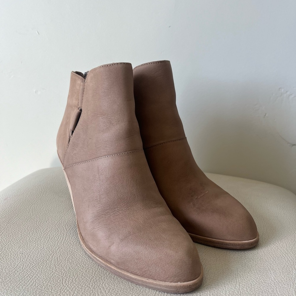 Eileen Fisher Tote Tan Leather Ankle Booties Women’s Size 7